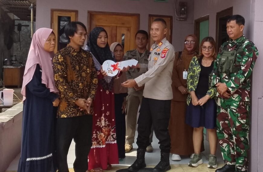 Tangis Haru Kartika Pecah Saat Terima Kunci&hellip;