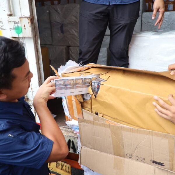 Puluhan Ribu Rokok Tanpa Cukai Disita dari Gudang&hellip;