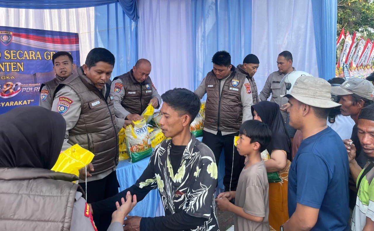 3,5 Ton Beras Dibagikan Polda Banten untuk Masyarakat&hellip;