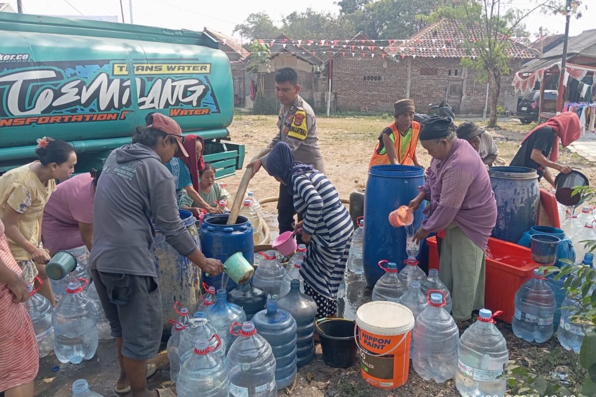 Bantu Warga Terdampak Kemarau, Polres Serang Kirim&hellip;