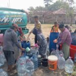 Bantu Warga Terdampak Kemarau, Polres&hellip;