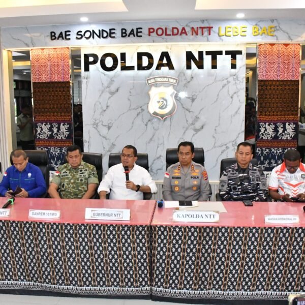 Gubernur dan Kapolda NTT Sampaikan Penanganan Gempa…