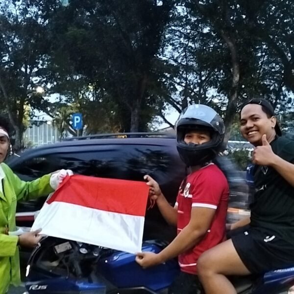 BEMNUS Banten Bagikan Bendera Merah Putih, Ajak…