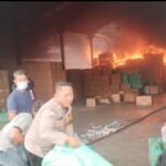 Api Lahap Gudang PT Batik…