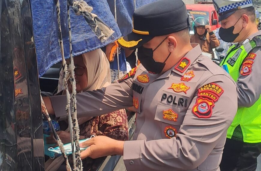 Polres Serang dan Polsek jajaran Serentak Bagikan&hellip;