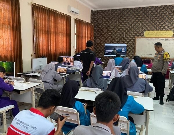 Polres Serang Gelar Pelatihan Paham AI bagi Siswa&hellip;