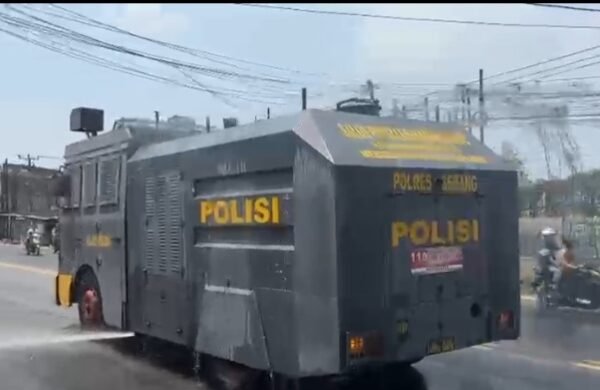 Cegah Gangguan Debu Vulkanik, Polres Serang Siram&hellip;