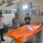 Buang Sampah di Sungai, Warga…