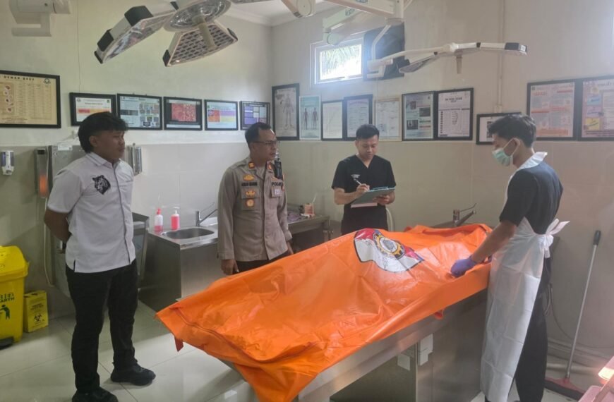 Buang Sampah di Sungai, Warga&hellip;