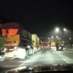 Ribuan Dump Truk Hijrah ke Banten, Antrean Solar di SPBU Makin Panjang