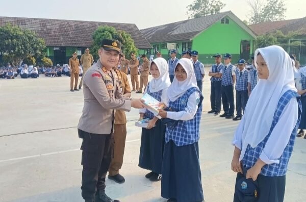 Kapolsek Jawilan Jadi Pembina Upacara, Ajak Pelajar Jauhi&hellip;