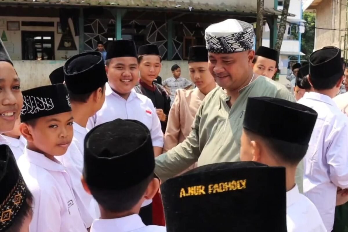 Mbah Con Kembali ke Tengah Masyarakat, Kini&hellip;